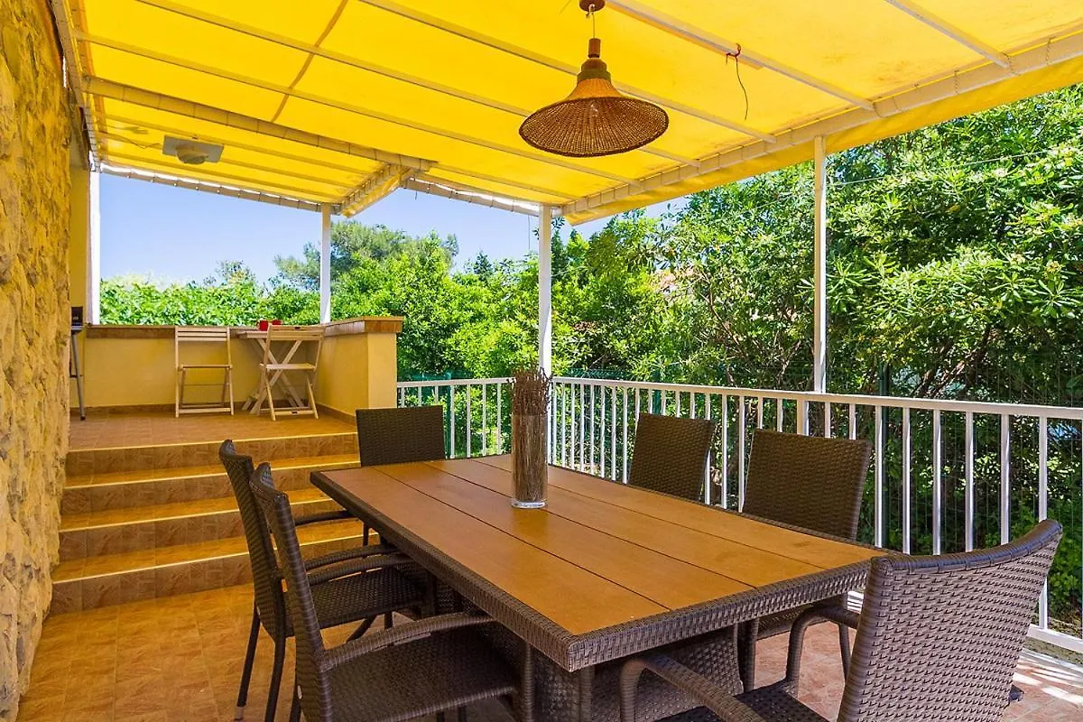 Im Jahr 2014 Renoviertes Ferienhaus 400 Meter Zum Strand Premantura